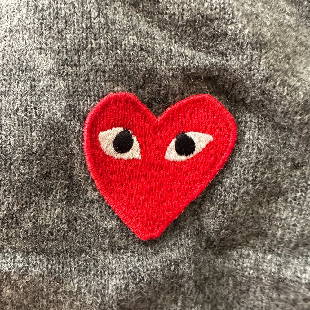 Comme Des Garçons Play Women's Red Heart CDG Cardigan Wool Sweater Size XS Butto - Picture 3 of 8